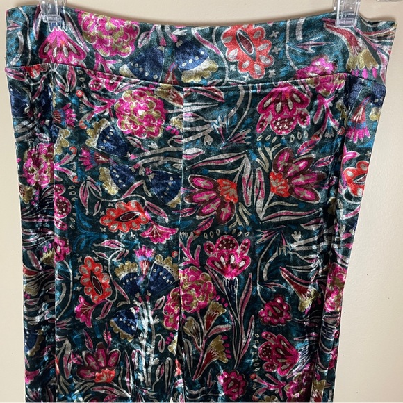 Natural Life Cali Flare Pants Size Large Floral Stretch Velvet Velour Pull On - Picture 5 of 9